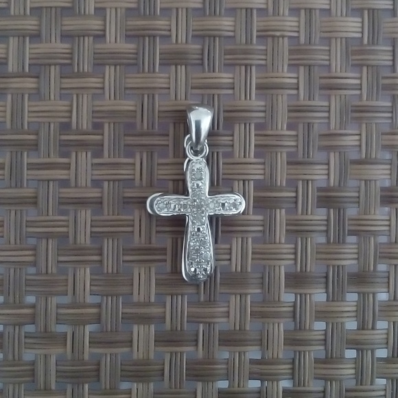 Jewelry - Cross pendant with crystals